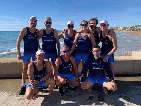 Primera regata oficial del equipo veterano masculino de llagut del Club de Vela Blanes.