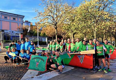 La sección de lúdica de remo del Club de Vela Blanes participa en Sestao de un fin de semana de formación.