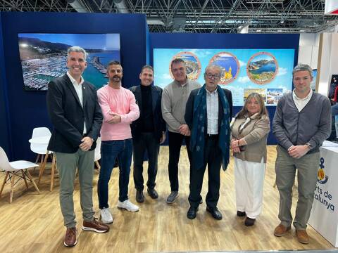 Héctor Espadas, gerent del Club de Vela Blanes, en el Saló Nàutic de Düsseldorf acompanyant a la ACPET