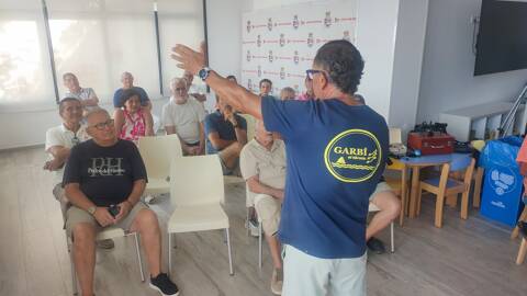 Els socis del Club de Vela Blanes descobreixen els secrets del cel en una vetllada d'astronomia i navegació - 1